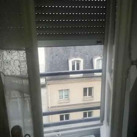 Pied Du Metro Paris La Defense 아파트 뇌이이쉬르세느