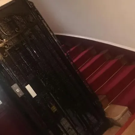 Pied Du Métro Paris La Défense * Neuilly-sur-Seine
